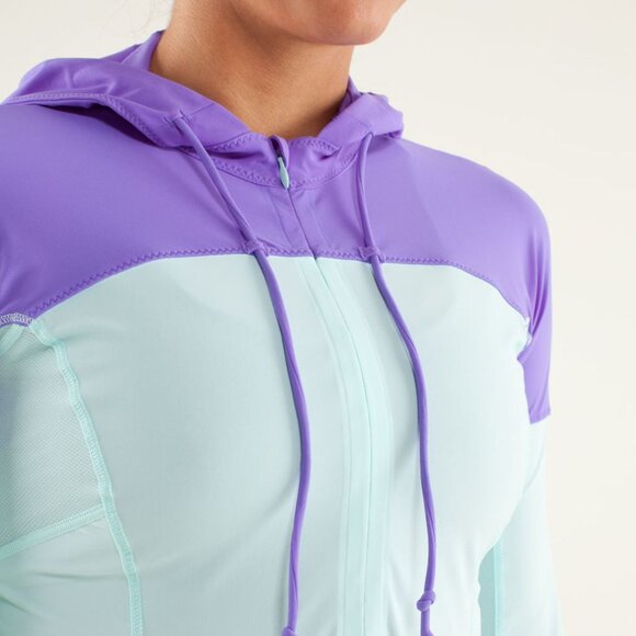 Lululemon Runbeam Hoodie thin UV Protection shirt in size 4 - Picture 4 of 11